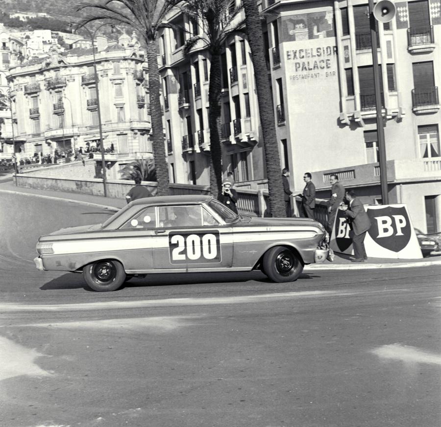  Ford Falcon 1964 года  (фото 8 из 24)